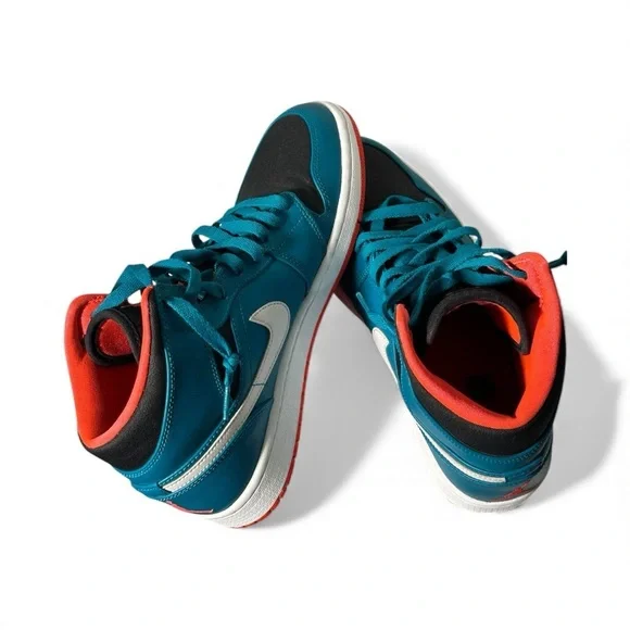 N i k e. Air Jordan 1 Retro Mid Teal 2016 - 554724 308 - RARE! - Picture 2 of 12